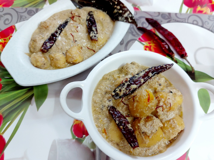 Roti (Bengali Flatbread) - Clove and Cumin